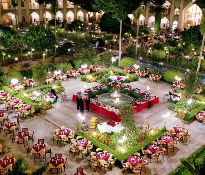 abbasi-hotel-isfahan-garden-night-2